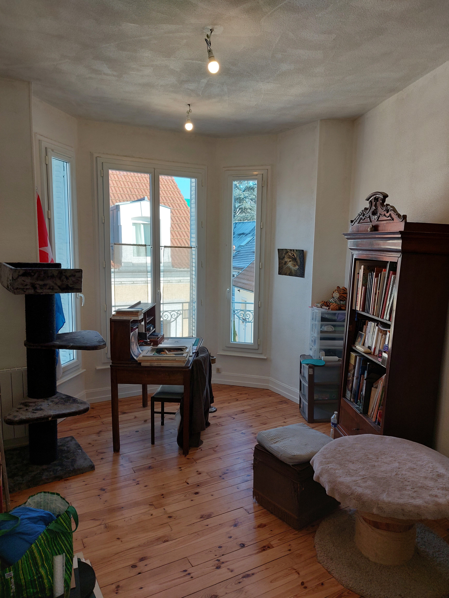 Photo 1